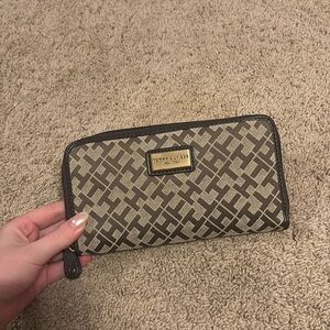 Like new Tommy Hilfiger wallet